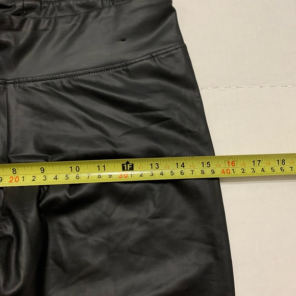 Luxe Faux Lether high rise Legging - Picture 8 of 9